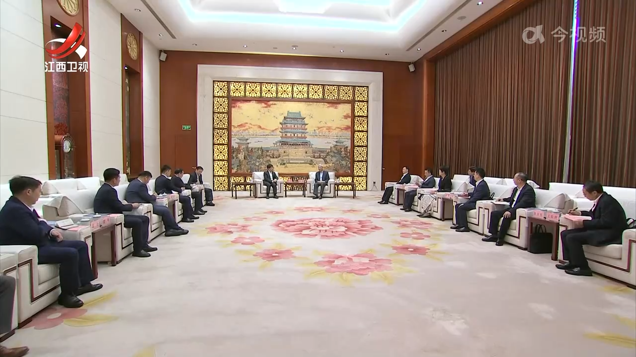 尹弘会见华为公司监事会主席郭平