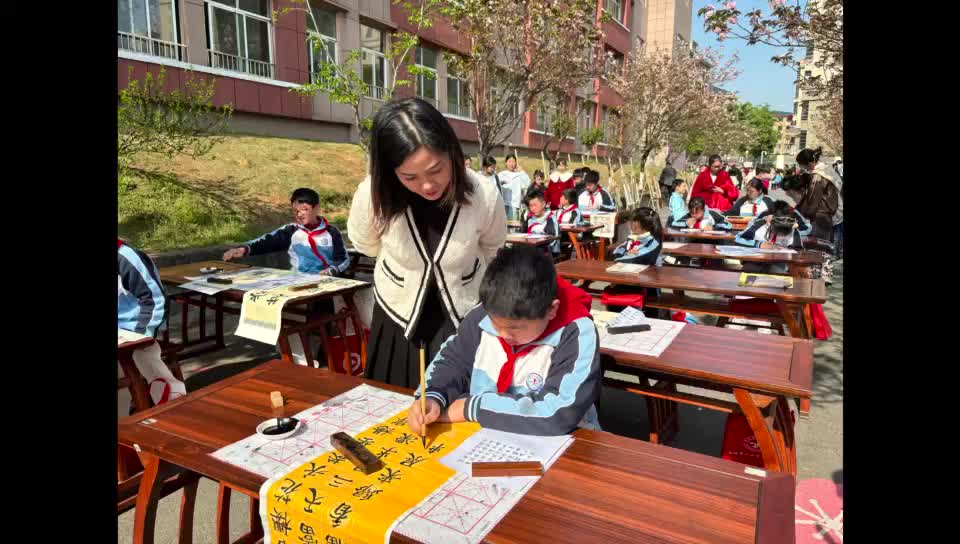 樱开春日留花季  墨染童心颂雅情