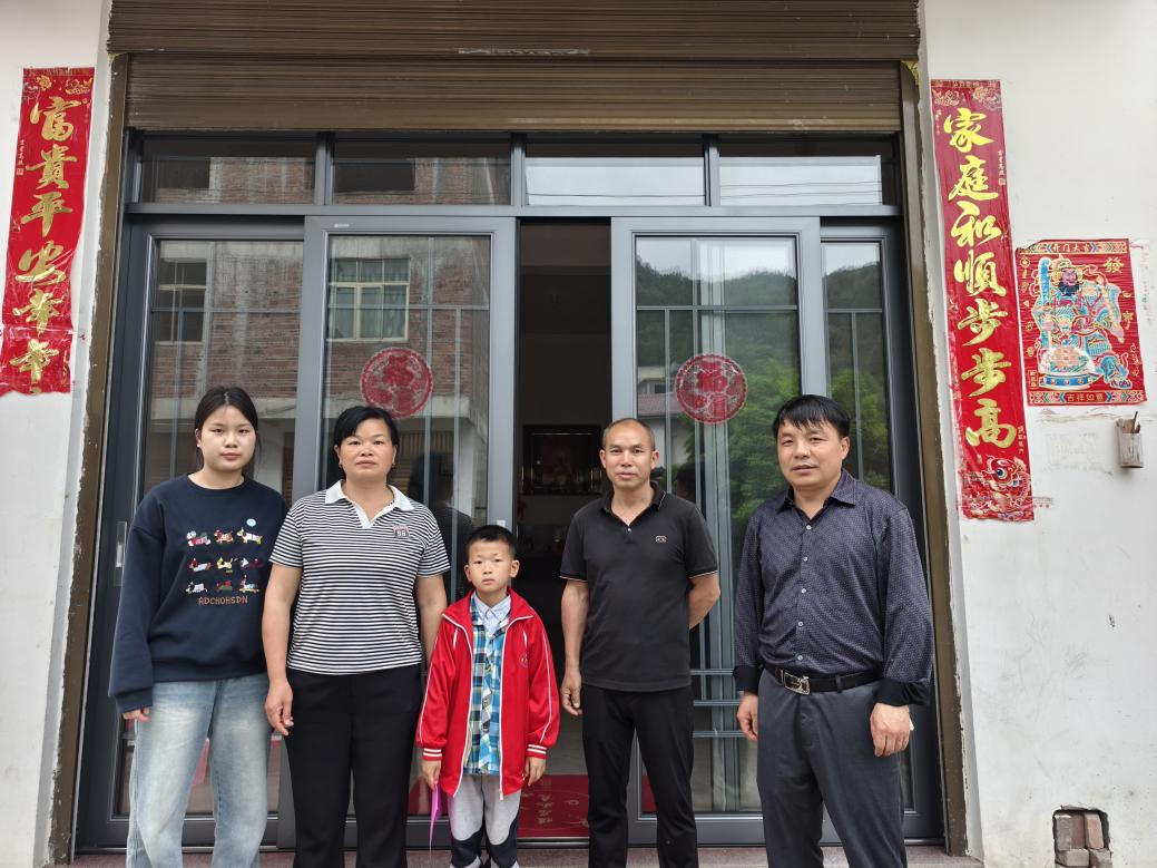 教师家访暖人心，家校携手防溺水——乐安县金竹畲族乡民族学校开展防溺水家访活动