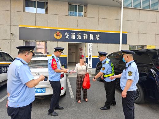 江西宜春：暖心救助返乡遇困女子