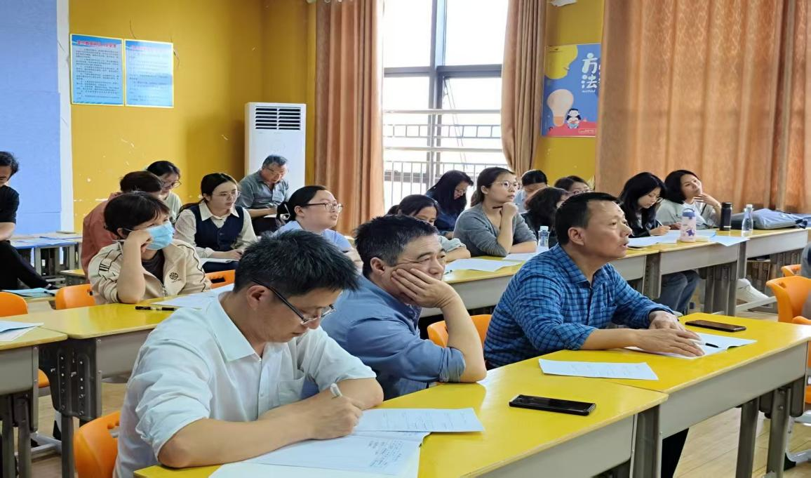 聚焦中考数学复习 共探教学提质新径——南昌师范学院与南城实验中学数学组协同提质活动