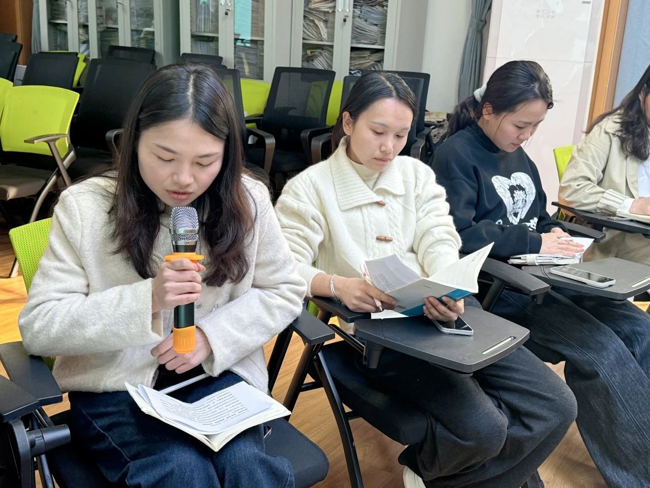 追随幼儿兴趣 优化晨间体锻——崇仁县第三幼儿园晨间锻炼教研活动