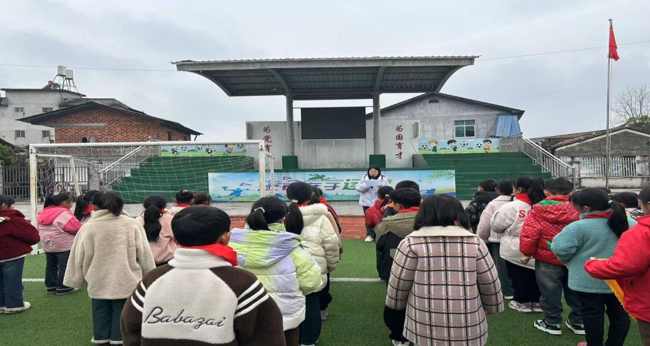 南城县新丰街镇中心小学“缅怀先烈寄哀思，清明传承正当时”活动
