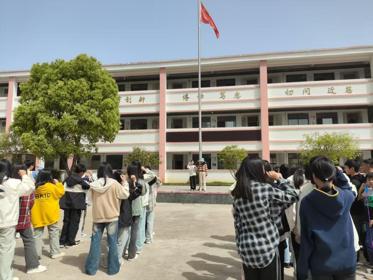 乐安县南村中学防溺水宣誓签名活动
