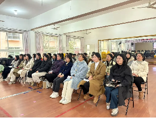 “区”动成长，“域”见发展——崇仁县幼儿园关工委自主游戏专题活动培训