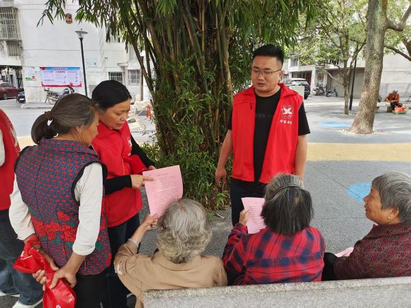 丰城市剑光街道昌龙社区开“珍爱生命 防止溺水”宣传教育实践活动