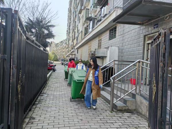 宜丰县崇文社区：及时“换桶”解民忧 民生小事暖人心