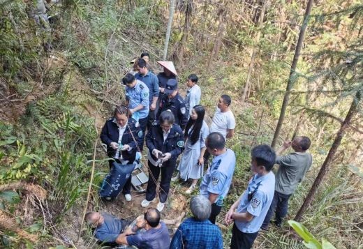 宜春市急救中心翻山越岭“医”路救助挖笋人