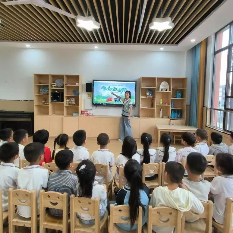 爱国卫月 健康同行——崇仁县高新区幼儿园爱国卫生宣传月活动