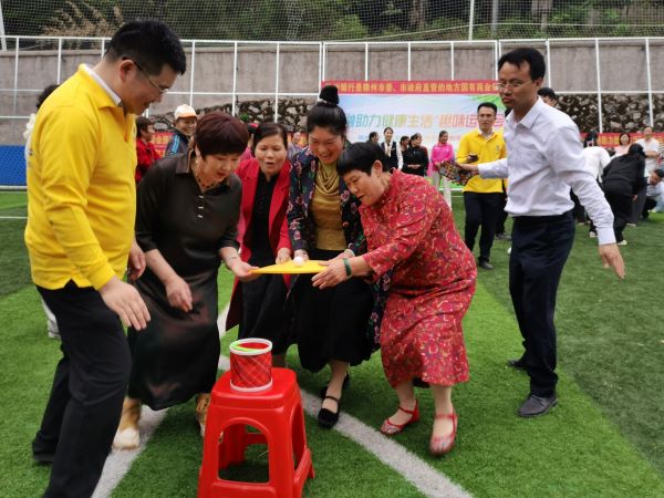上高县敖阳街道：趣味活动乐融融 金融宣传护钱袋