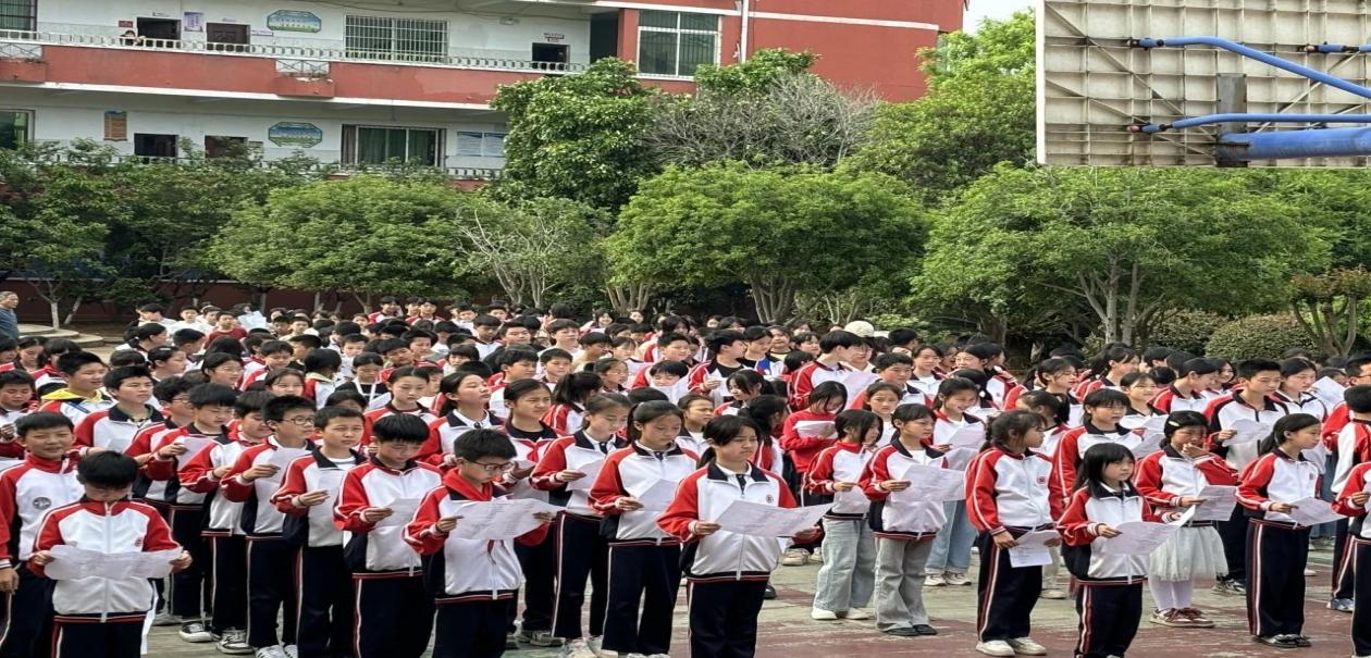 诗韵飘香 书香润心  ——崇仁县第五小学关工委开展世界读书日诵读活动