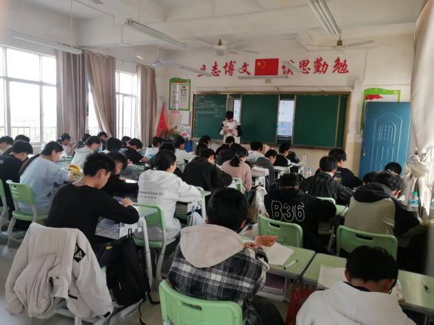 书香满校园，阅读润心田——南城县新丰中学读书日系列活动