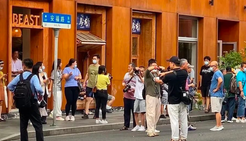 长天新闻丨江右锐评：不能打着“街拍”的幌子搞“偷拍”