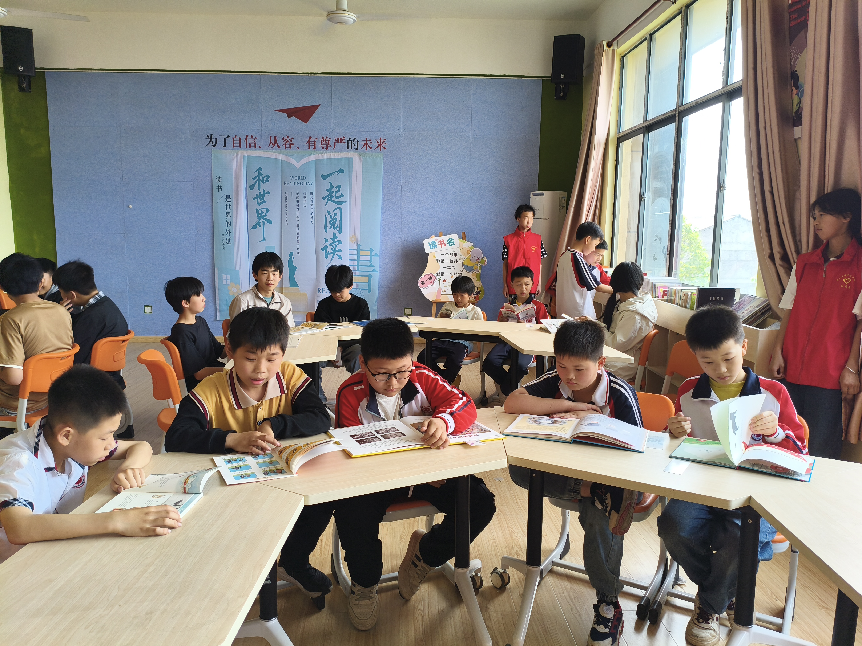 【书香伴成长 温情暖童心】崇仁县宝水实验学校举行留守儿童四月主题生日会