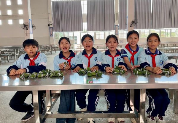 上高县泗溪镇中心小学：浓情端午 “粽”享欢乐