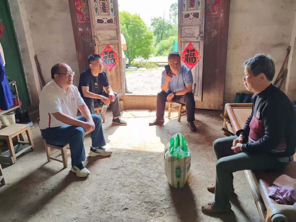 上高县民政局：端午走访送温情 真情关怀暖民心