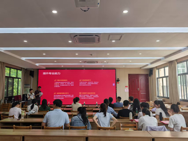 鹰潭市月湖区梅园街道：梅香润初心 声动传理论