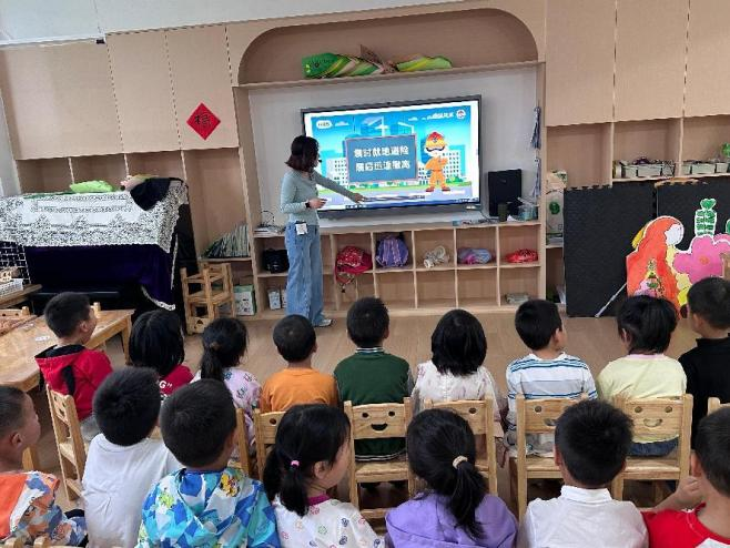 防灾减灾 安全同行——乐安县第三幼儿园防震减灾应急疏散演练