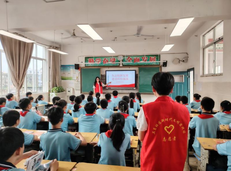 丰城市剑光街道卫东社区：“科学精神启蒙课”为青少年播撒科学火种