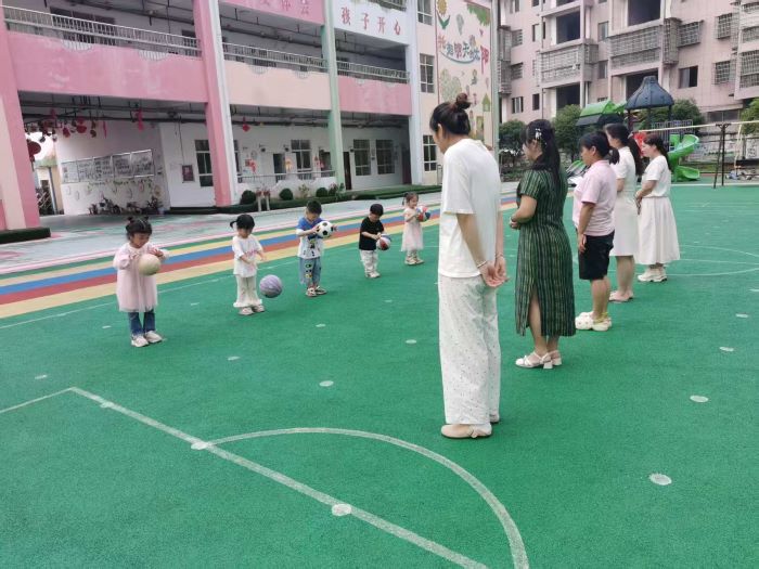 上高县镇渡幼儿园：活力绽放 健康成长