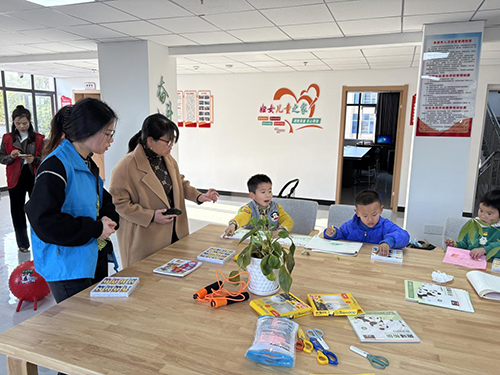 鹰潭市月湖区梅园街道枫园社区组织开展“美好生活·民法典相伴”主题宣传月活动