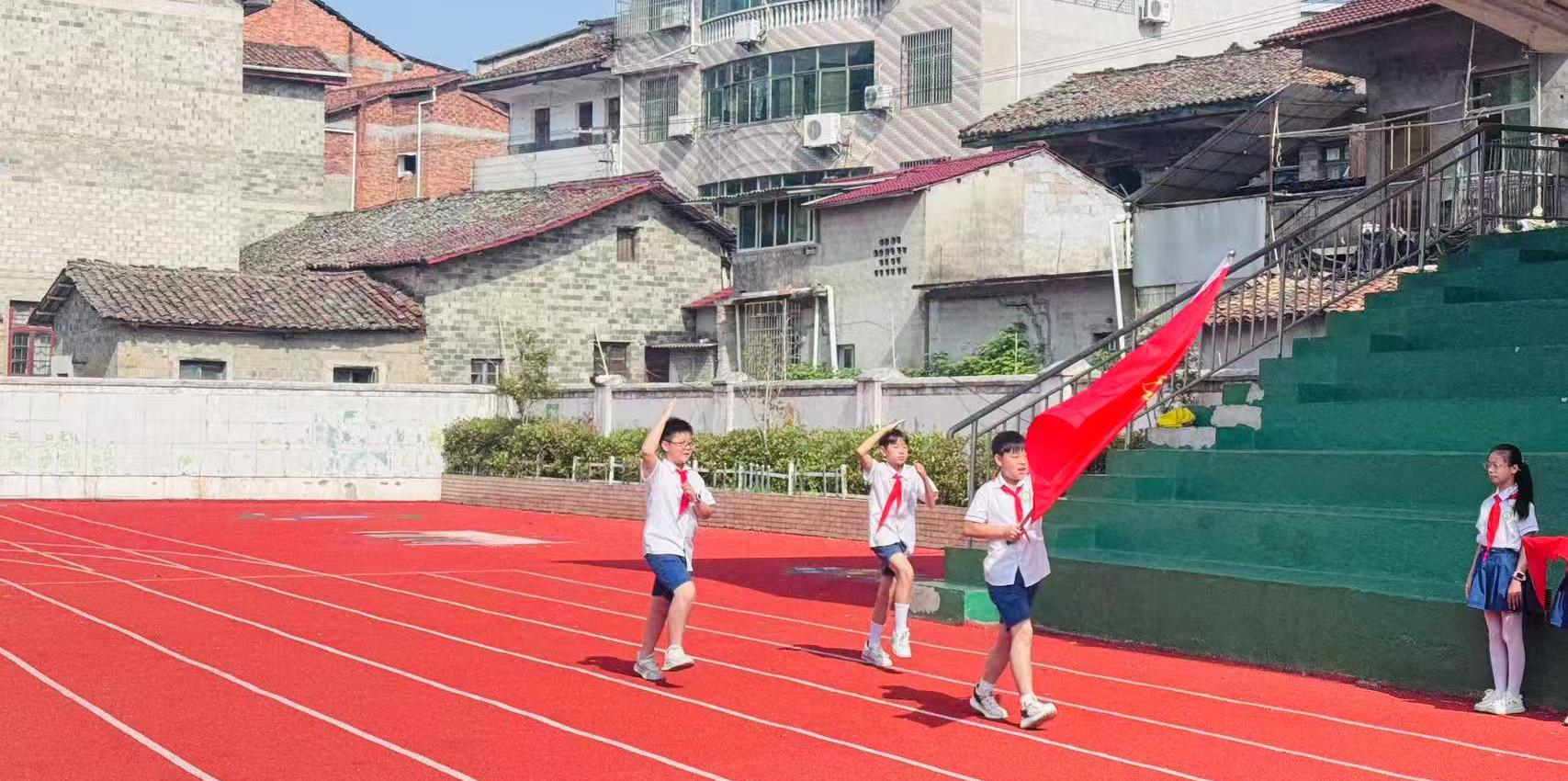 牢记党的教导 争做强国少年——宜黄县实验小学新生入队仪式