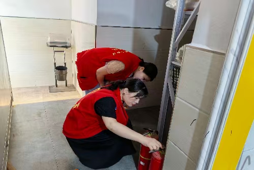 鹰潭月湖：“九小场所”安全隐患排查整治增强消防安全意识