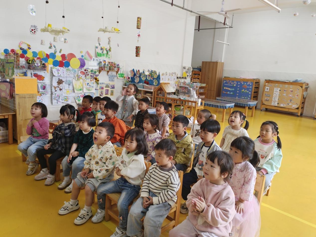 “心”相遇，“童”成长——崇仁县第二幼儿园关工委家长进课堂活动
