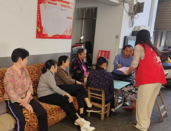 宜春市宜阳新区官园街道桥头社区开展防灾减灾宣传活动
