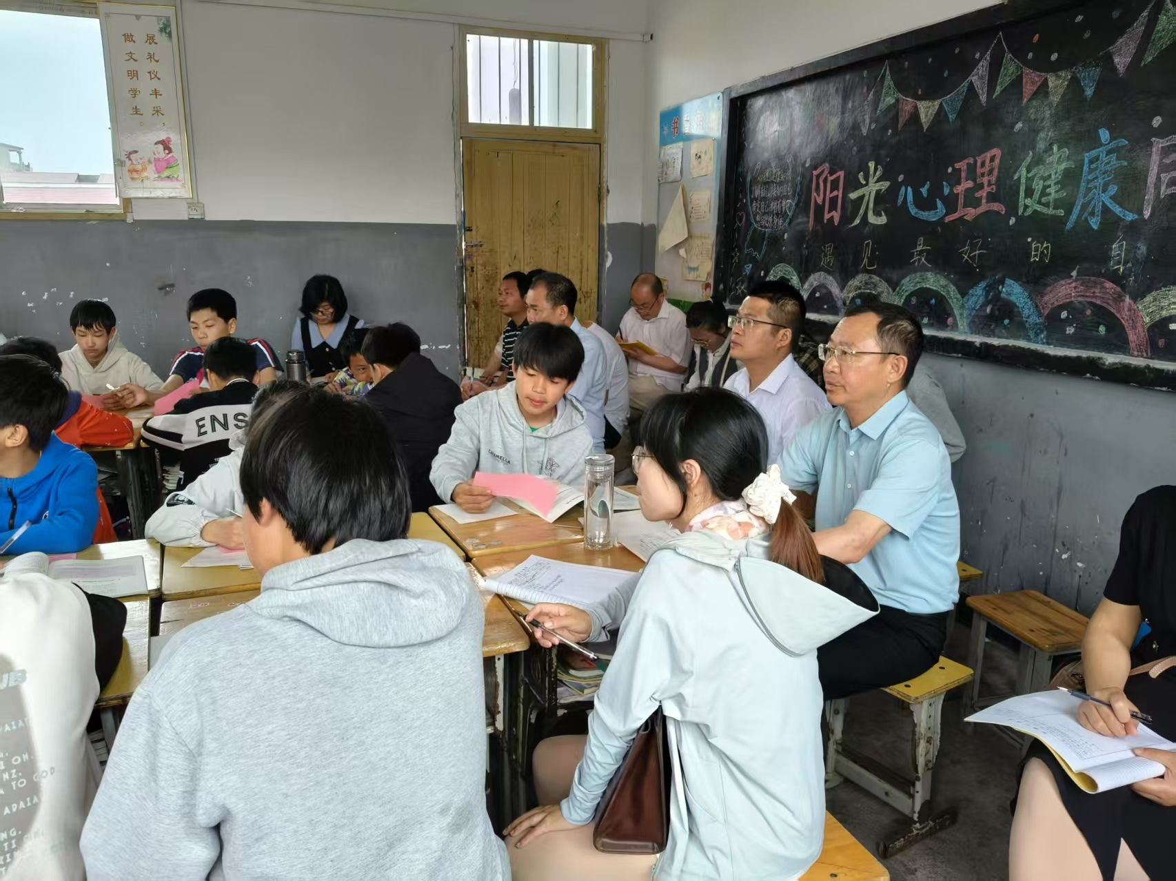 送教下乡促交流，思政之光润心田