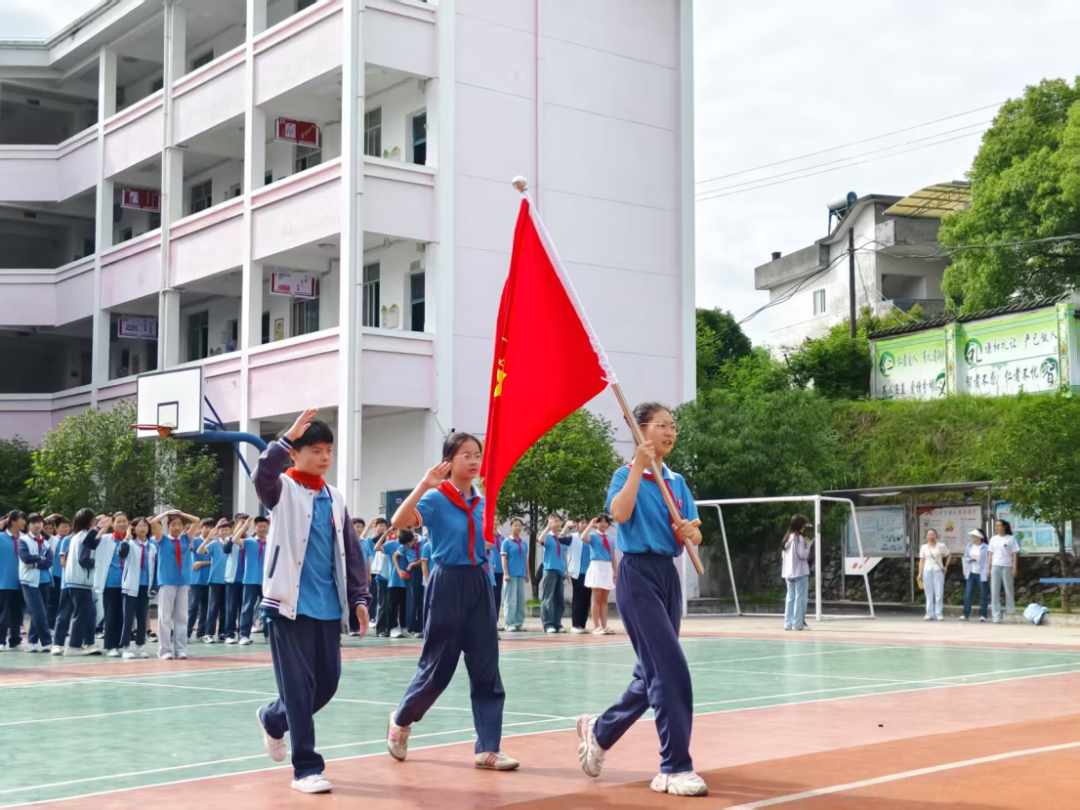 牢记党的教导 争做强国少年——南丰县琴城小学开展庆六一活动