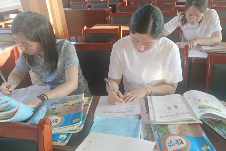 立足常规思教学，认真检查促提升——东乡区第二小学教学常规检查