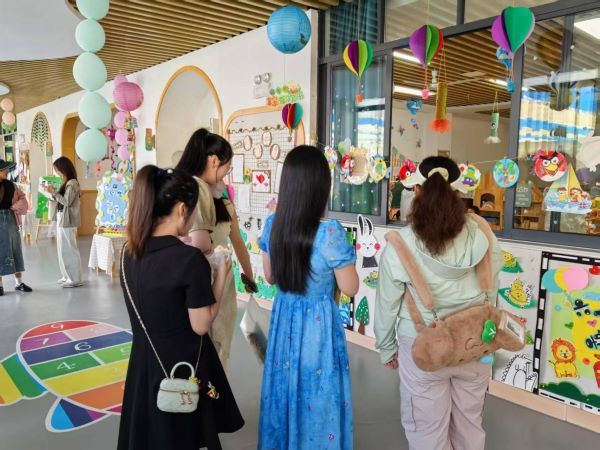 以观摩促提升 以分享共成长——靖安县幼儿园开展环境创设观摩与外出培训分享活动  