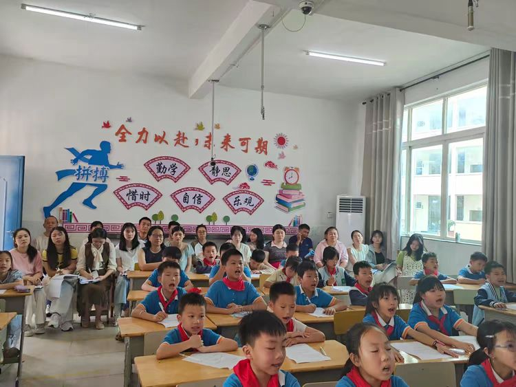 同课异构展风采 同教共研促发展——第四教研片区同课异构教研活动