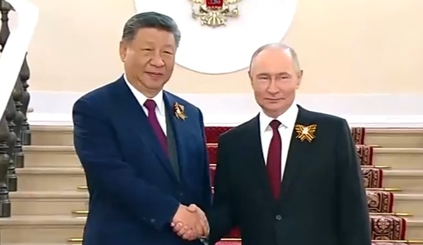 独家视频丨习近平出席俄罗斯纪念苏联伟大卫国战争胜利80周年庆典