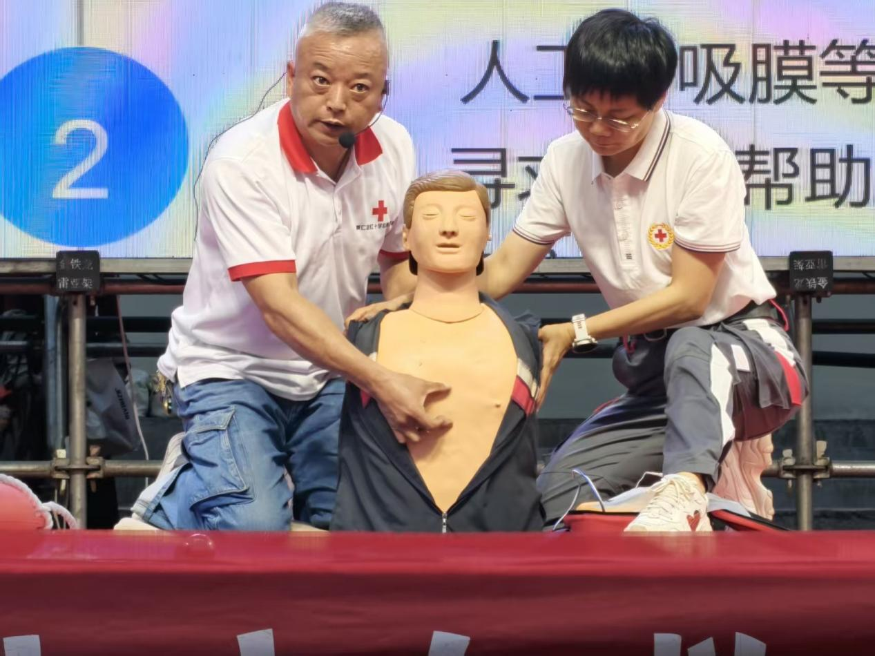 职业与艺术共舞 梦想与青春同行——崇仁县职业教育中心举办2025年职业教育活动周暨第二届学生才艺汇演