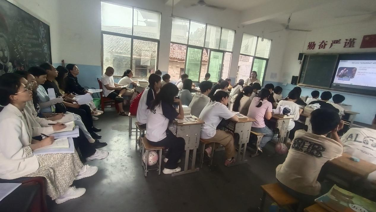 送教下乡促成长 共筑城乡教育梦——乐安县实验学校教师到谷岗中学开展送教下乡活动
