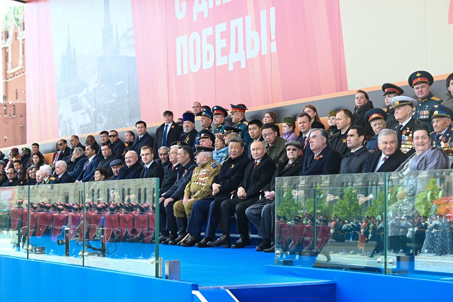 习近平出席俄罗斯纪念苏联伟大卫国战争胜利80周年庆典 