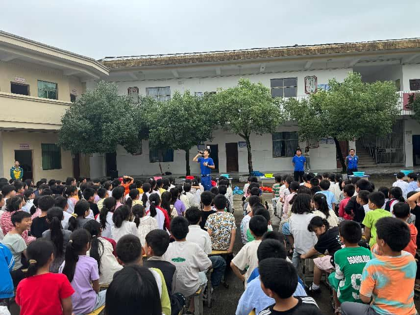 筑牢防溺“安全网” 共护少年“生命蓝”——崇仁县巴山镇中心小学关工委开展防溺水安全宣讲活动