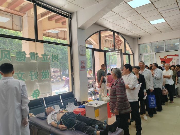 关爱银龄健康 守护幸福晚年——丰城市剑光街道剑民社区联合剑光卫生院开展65周岁以上老年人免费体检活动