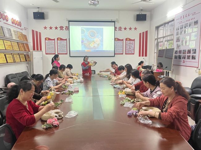 宜丰县花门楼社区：母爱如花 包融爱意