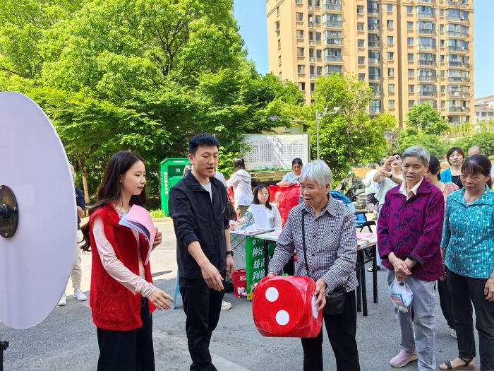 宜春市宜阳新区官园街道明月社区开展移风易俗宣传活动