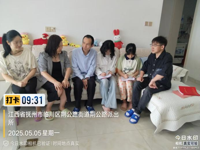 情系脱贫户 暖至学子家——临川六中开展“五一”慰问活动