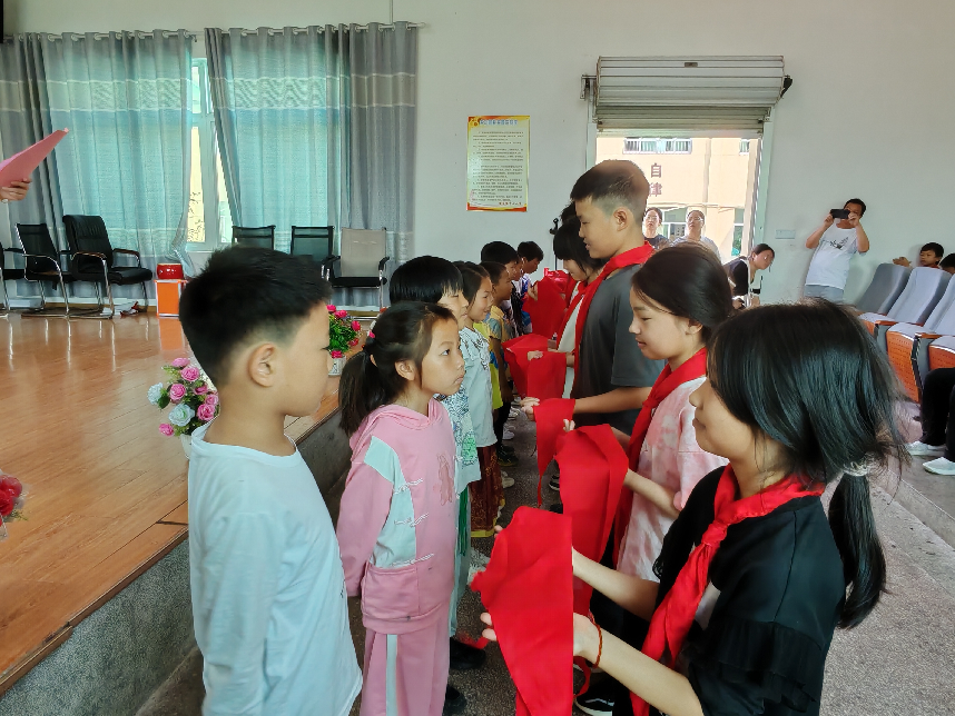 牢记党的教导 争做强国少年——南城县徐家镇中心小学2025年新队员入队仪式
