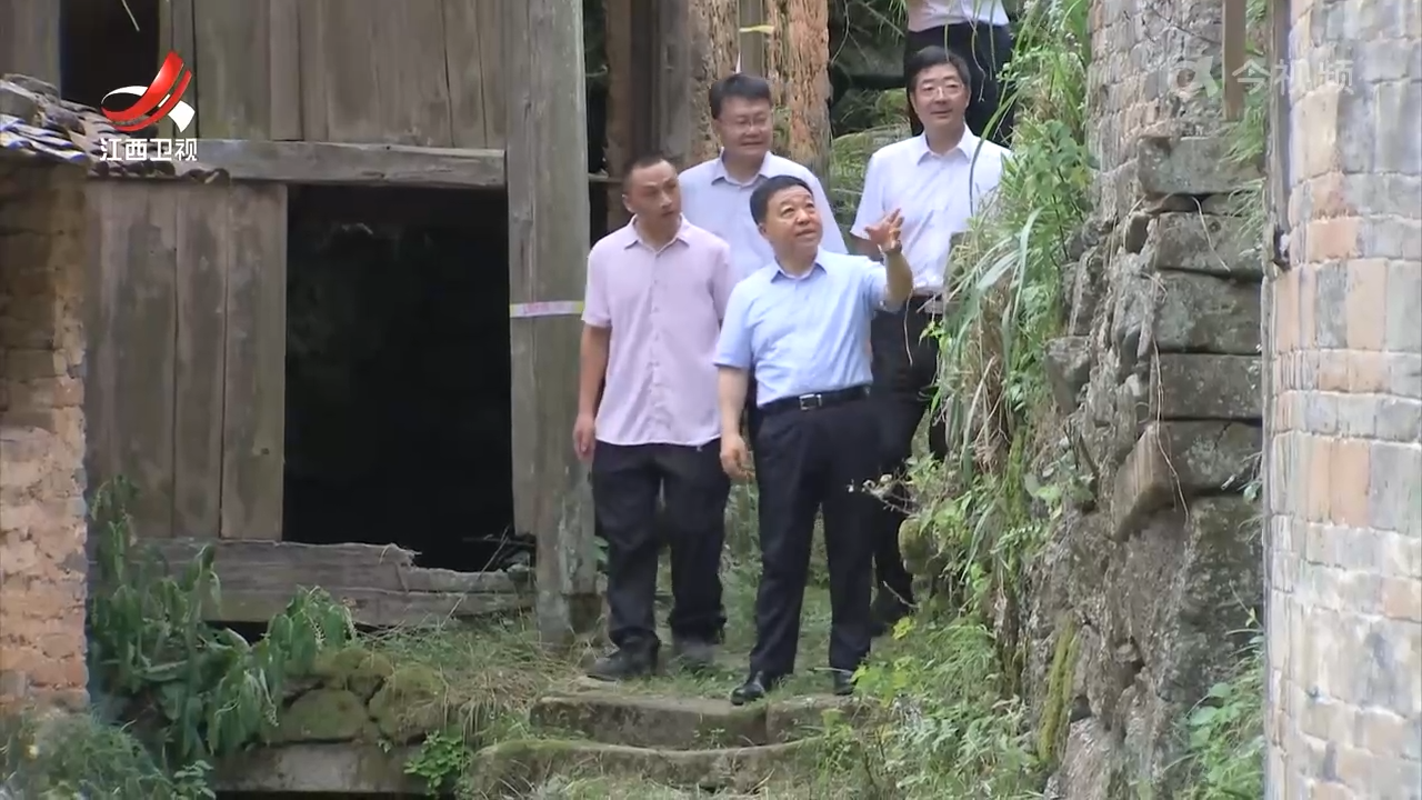 叶建春在乐安县调研时强调 守护群众安居乐居环境 更好释放绿水青山价值