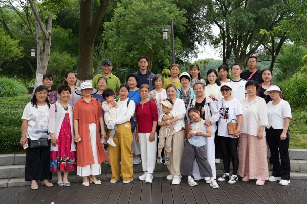 迷彩先锋 光影交织的画卷——宜春市爱国拥军促进会手机摄影户外教学纪实