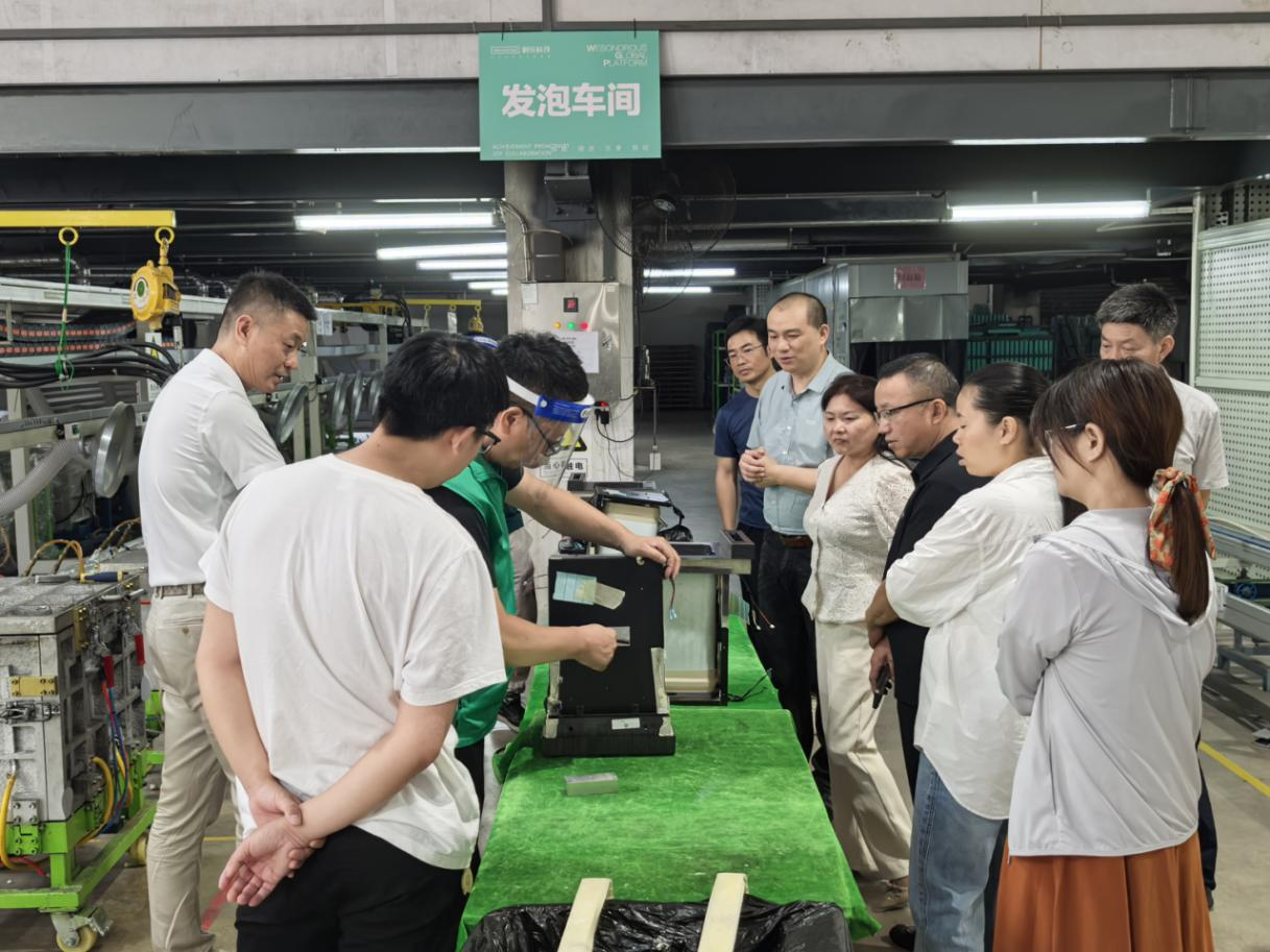 走进车间看发展，敞开政门听民声——南城工业园区开展政府开放日活动