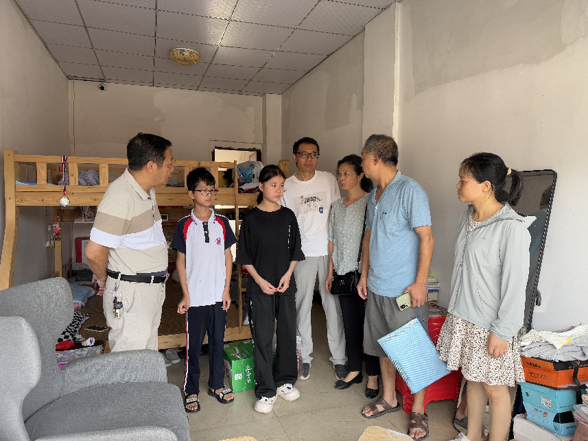 乐安二小携手社区：假期暖行，照亮姐弟成长路