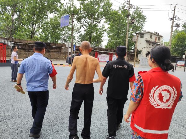温情接力！丰城市剑光街道西路社区助迷途老人平安归家