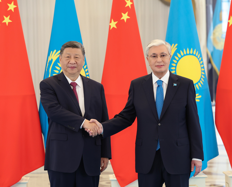 习近平同哈萨克斯坦总统托卡耶夫会谈 